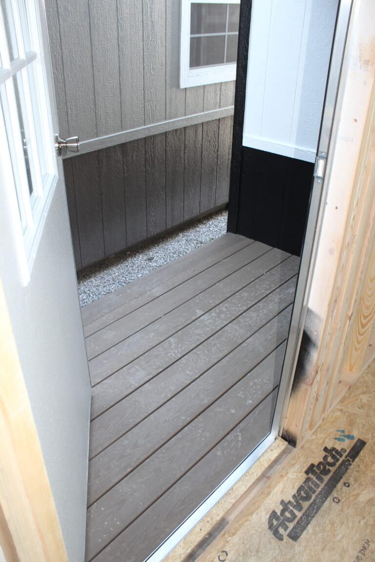 16x52 Side Cabin