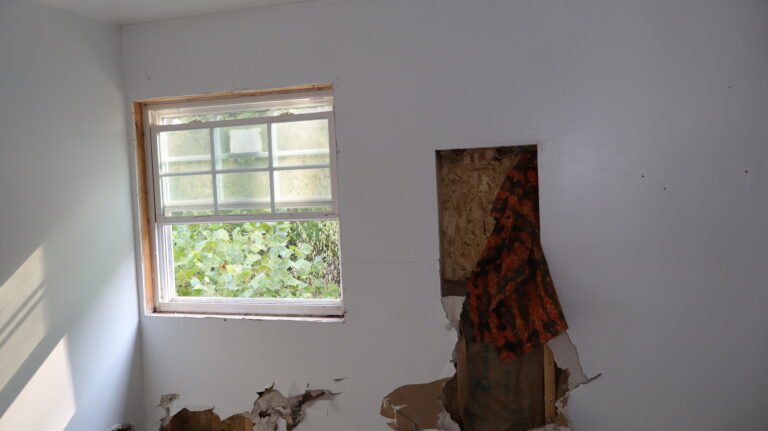 14×40 Side Lofted Barn Cabin - Used
