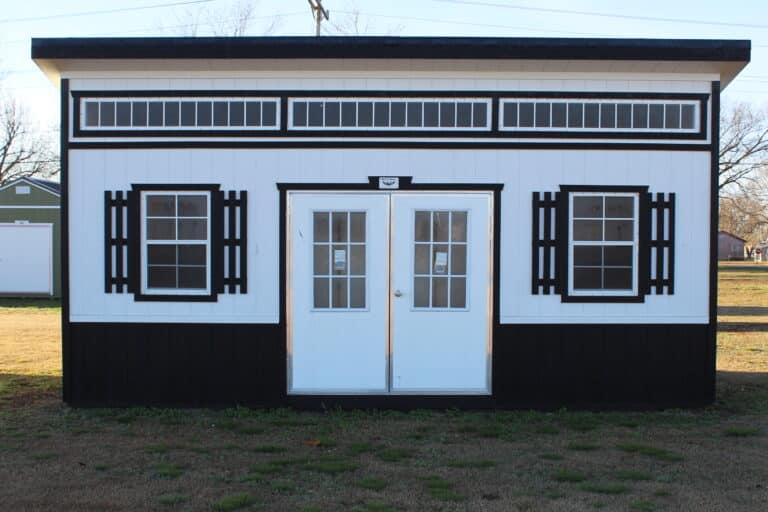 10 x 20 Studio Deluxe