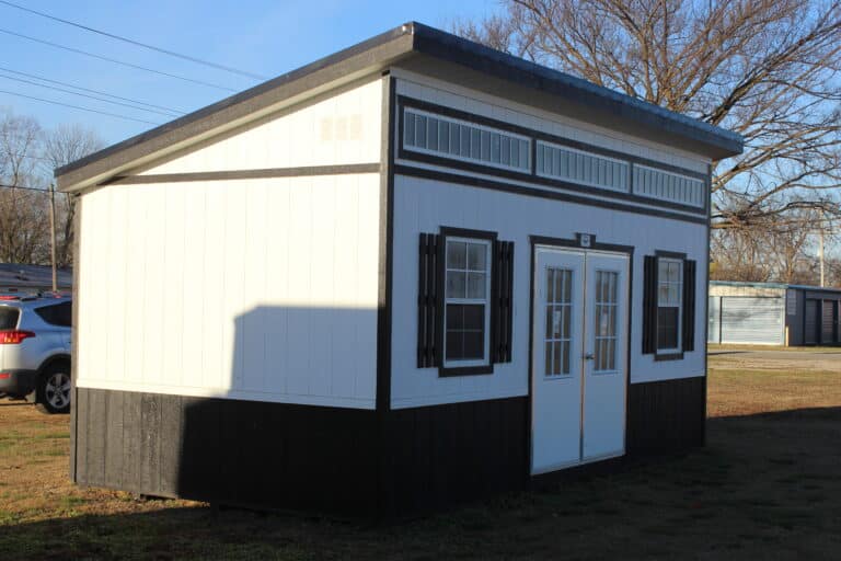 10 x 20 Studio Deluxe